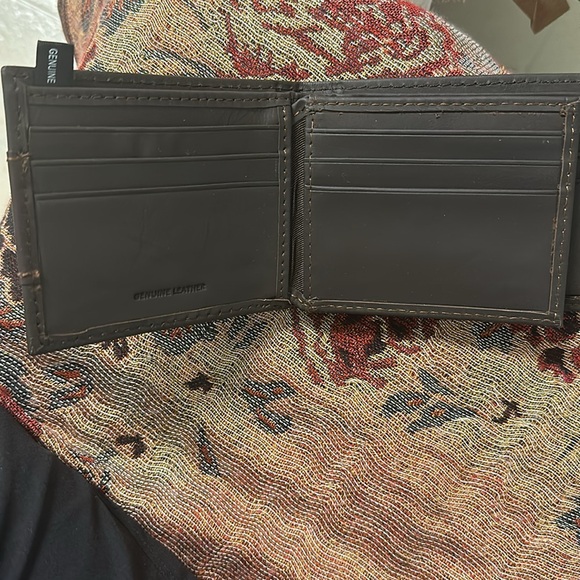 Genuine Dickies Men's Leather Extra Capacity Slimfold Wallet - Picture 4 of 6